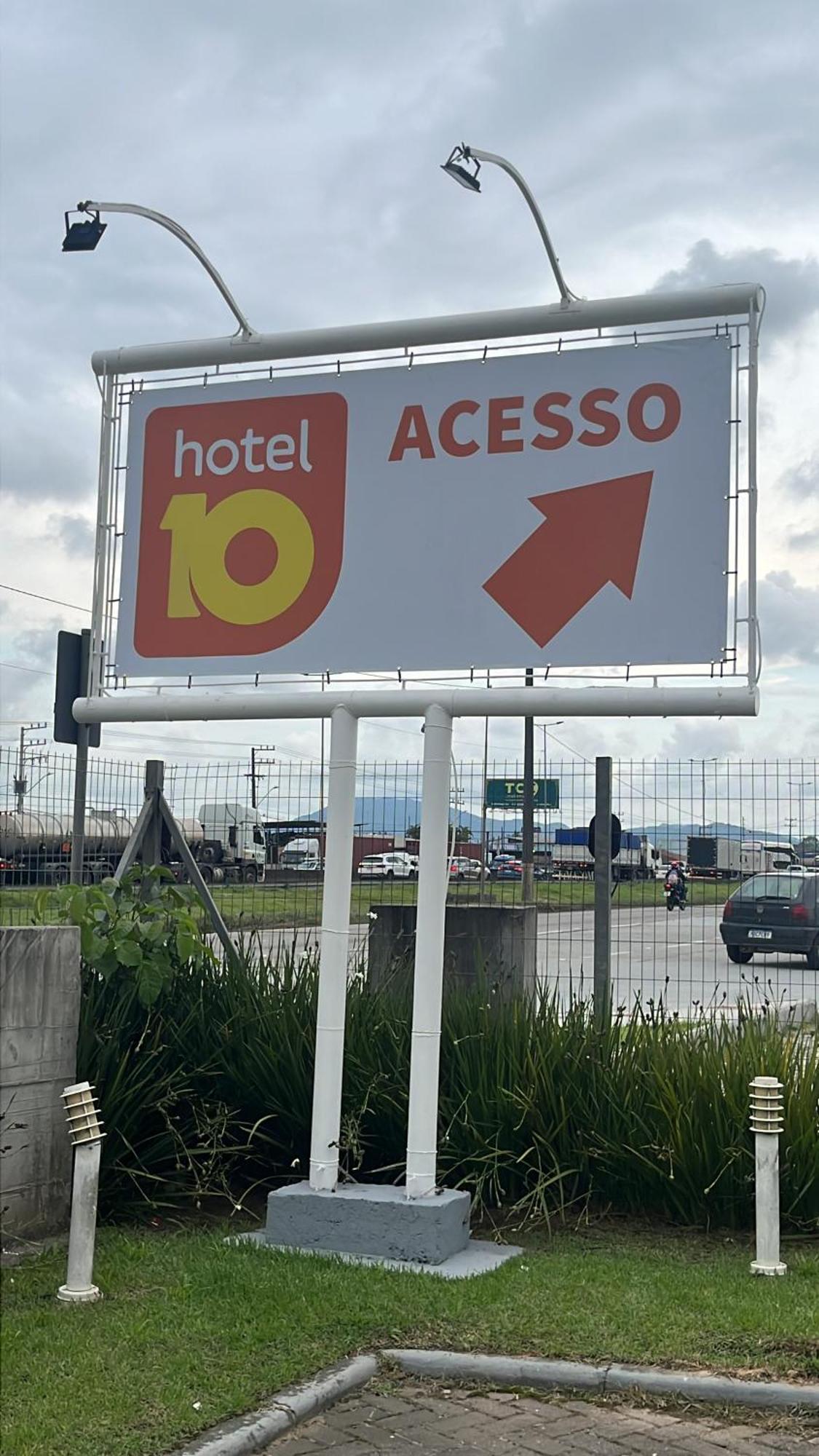 Hotel 10 Itajai/Navegantes エクステリア 写真